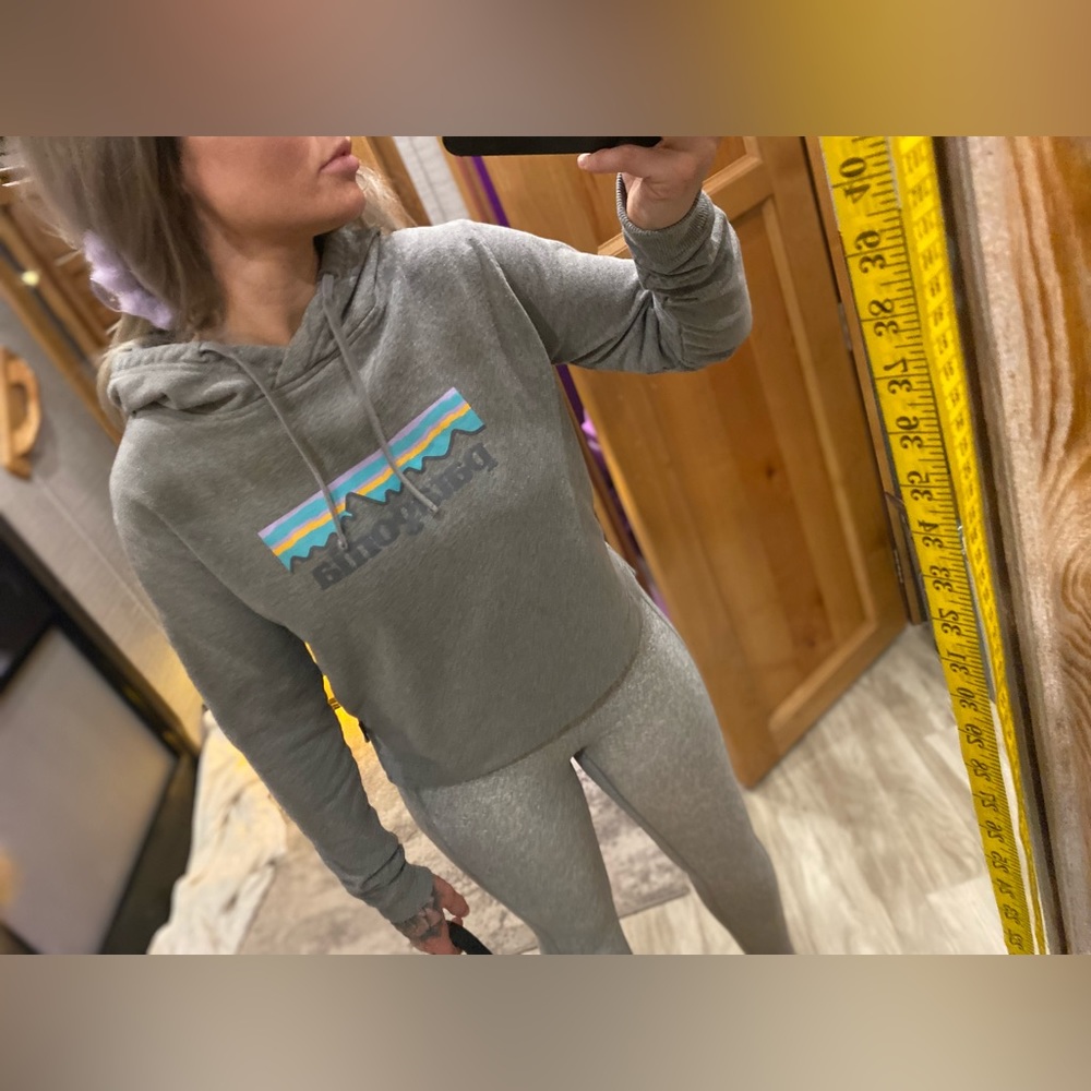 ***SOLD***Patagonia Womens Uprisal Pastel P-6 hooded sweatshirt